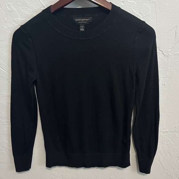 Banana Republic Sweaters - Banana Republic Womens Black Crewneck Sweater. Size Small Petite. Long Sleeve